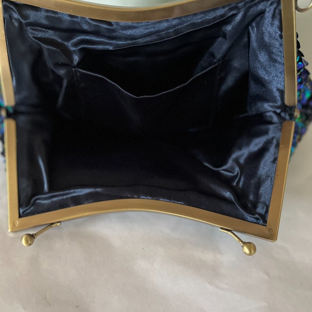 Elegant Green and Blue Sequin Clutch - Picture 6 of 10